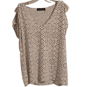 Ivanka Trump White and Black Cold Shoulder Top Size Medium